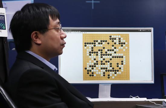 昨天在首爾：我們都被AlphaGo的“業(yè)余”嚇到了